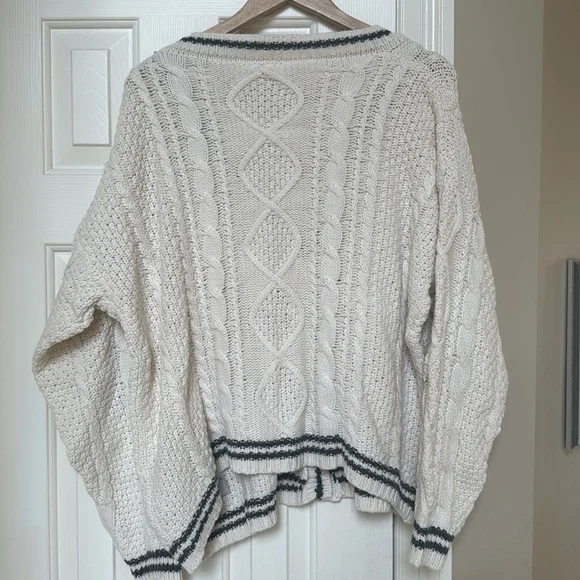 TAYLOR SWIFT FOLKLORE CARDIGAN - Picture 5 of 9